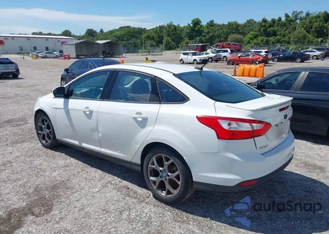 2013 Ford Focus Se z USA, uszkodzony, nr VIN 1FADP3F26DL259223